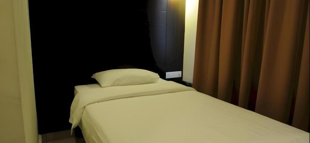 Cathay Hotel Kota Kinabalu Dış mekan fotoğraf